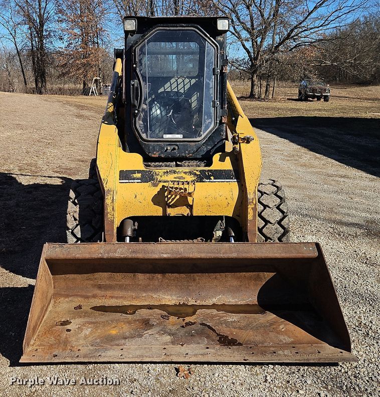 image for item EI8840 2006 Caterpillar 262B skid steer loader
