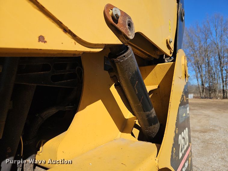 image for item EI8840 2006 Caterpillar 262B skid steer loader