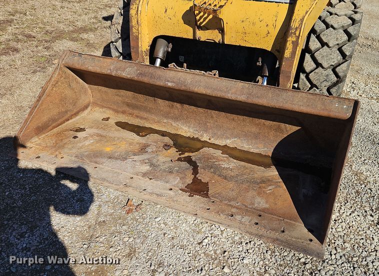 image for item EI8840 2006 Caterpillar 262B skid steer loader