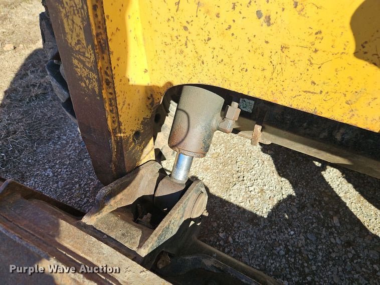 image for item EI8840 2006 Caterpillar 262B skid steer loader