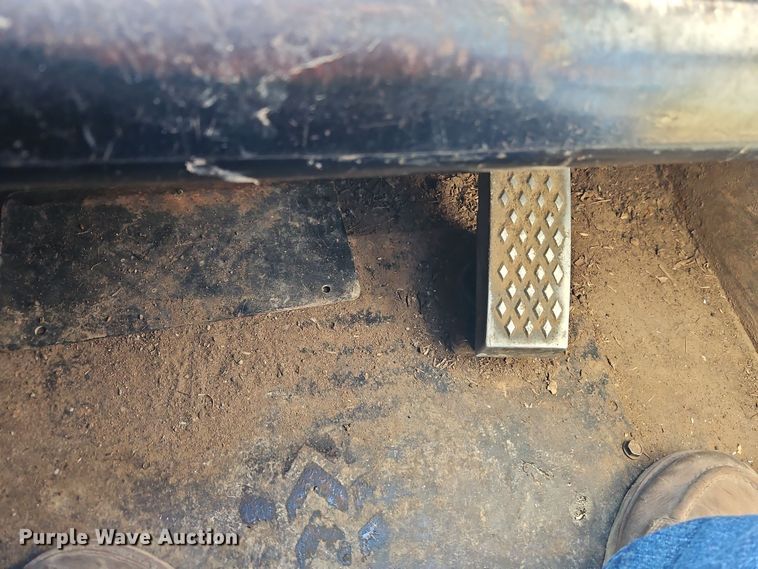 image for item EI8840 2006 Caterpillar 262B skid steer loader