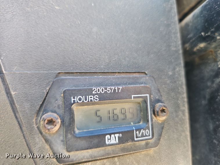 image for item EI8840 2006 Caterpillar 262B skid steer loader