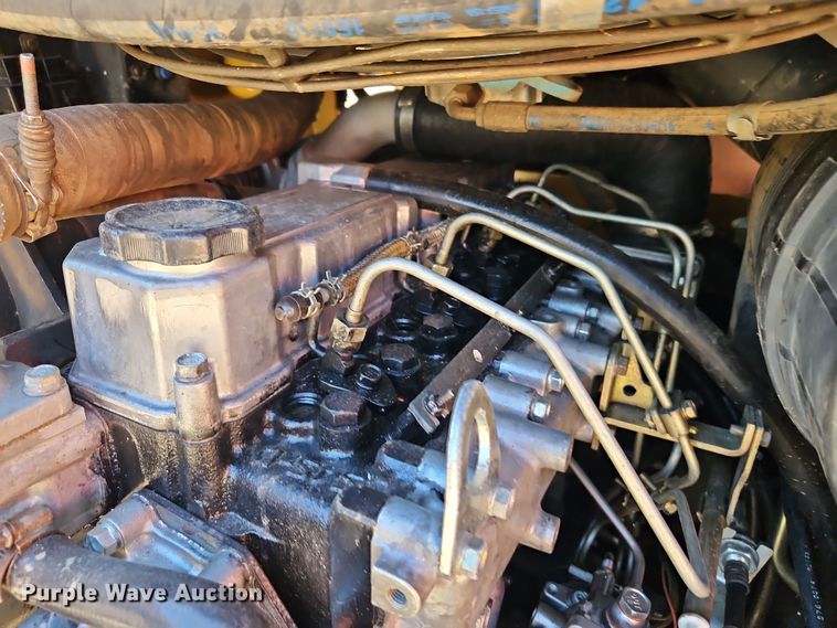 image for item EI8840 2006 Caterpillar 262B skid steer loader