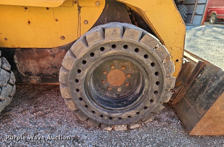 image for item EI8840 2006 Caterpillar 262B skid steer loader