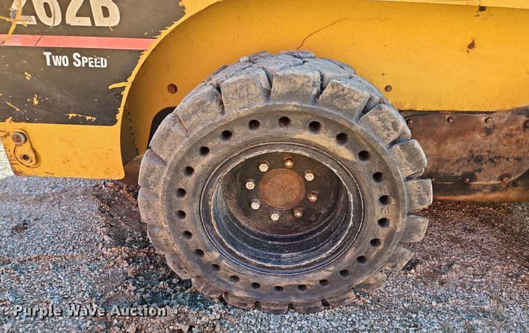 image for item EI8840 2006 Caterpillar 262B skid steer loader