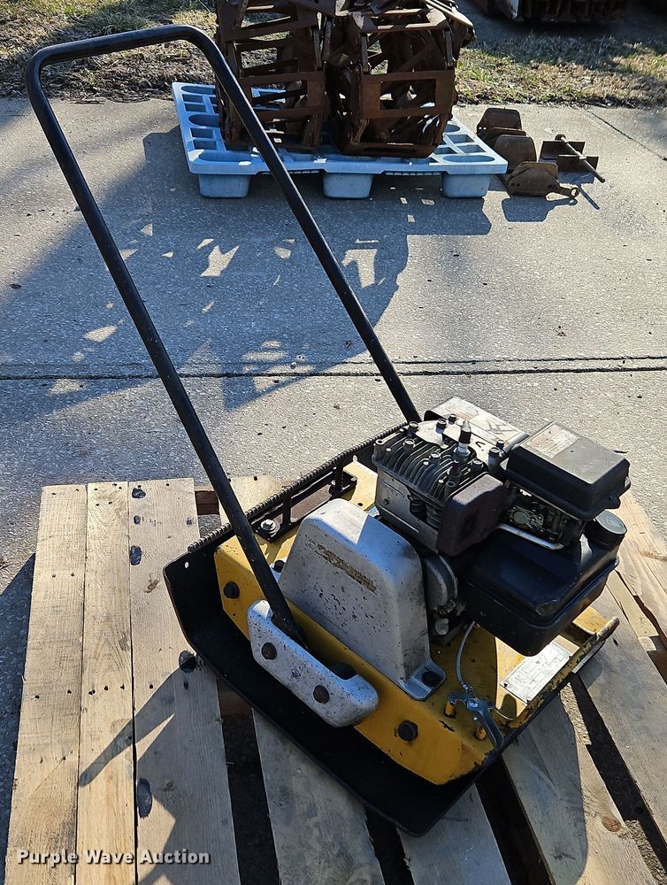 image for item EI8862 Koehring P9B plate compactor