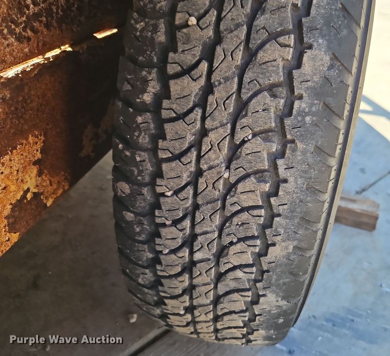 image for item EI8868 1998 Kodiak equipment trailer