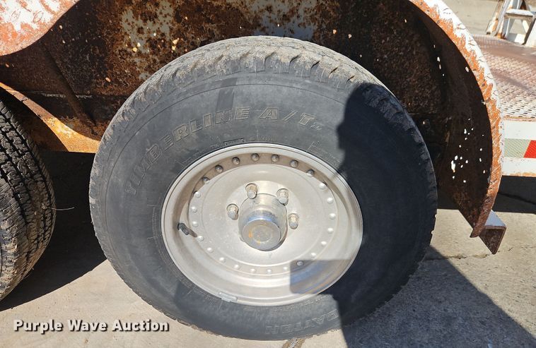 image for item EI8868 1998 Kodiak equipment trailer