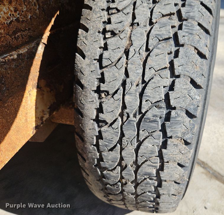 image for item EI8868 1998 Kodiak equipment trailer