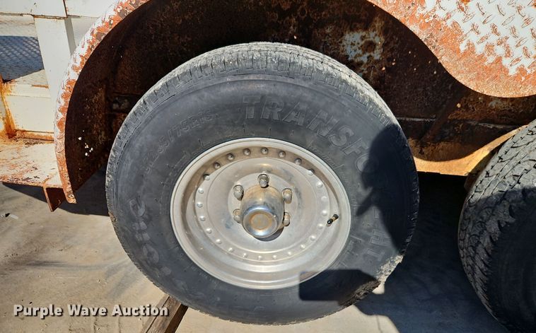 image for item EI8868 1998 Kodiak equipment trailer