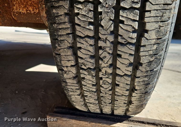 image for item EI8868 1998 Kodiak equipment trailer