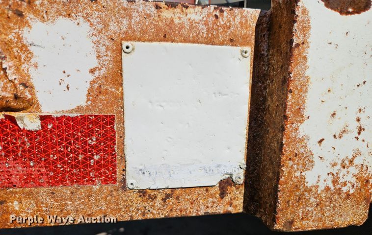 image for item EI8868 1998 Kodiak equipment trailer