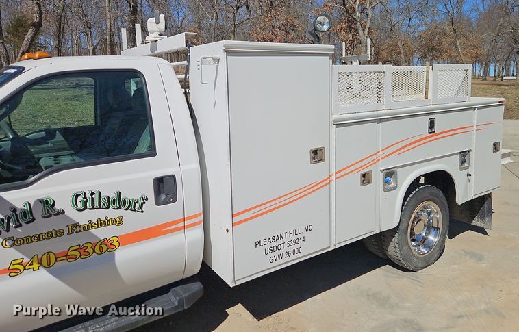 image for item EI8869 2013 Ford F550 XL Super Duty utility / service truck