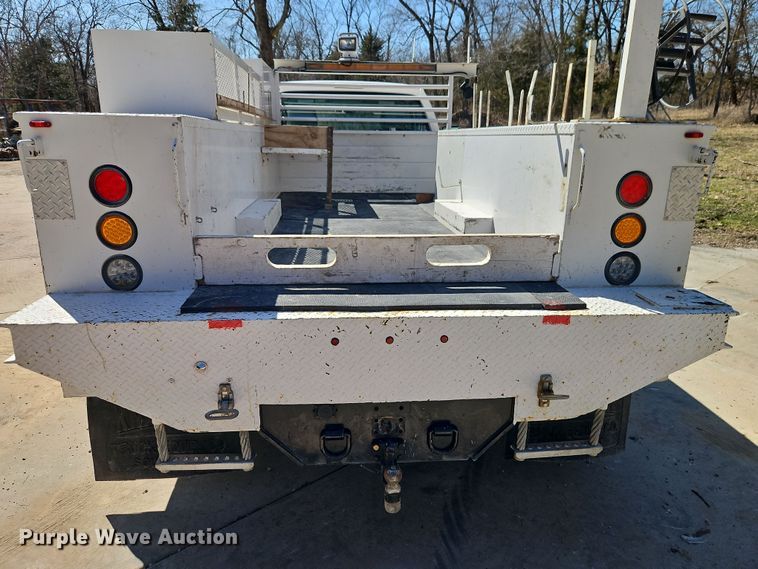 image for item EI8869 2013 Ford F550 XL Super Duty utility / service truck