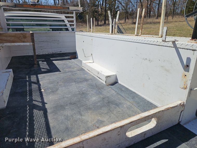 image for item EI8869 2013 Ford F550 XL Super Duty utility / service truck