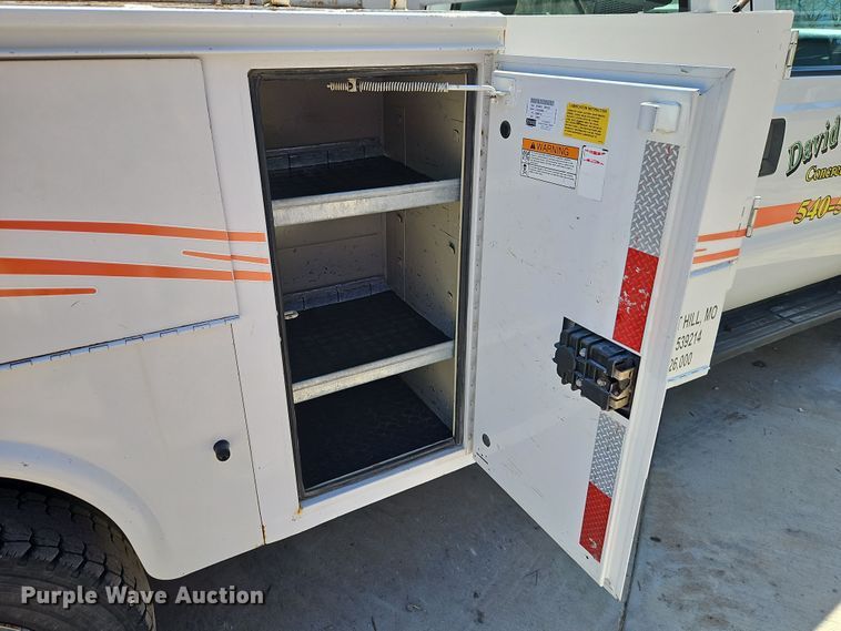 image for item EI8869 2013 Ford F550 XL Super Duty utility / service truck