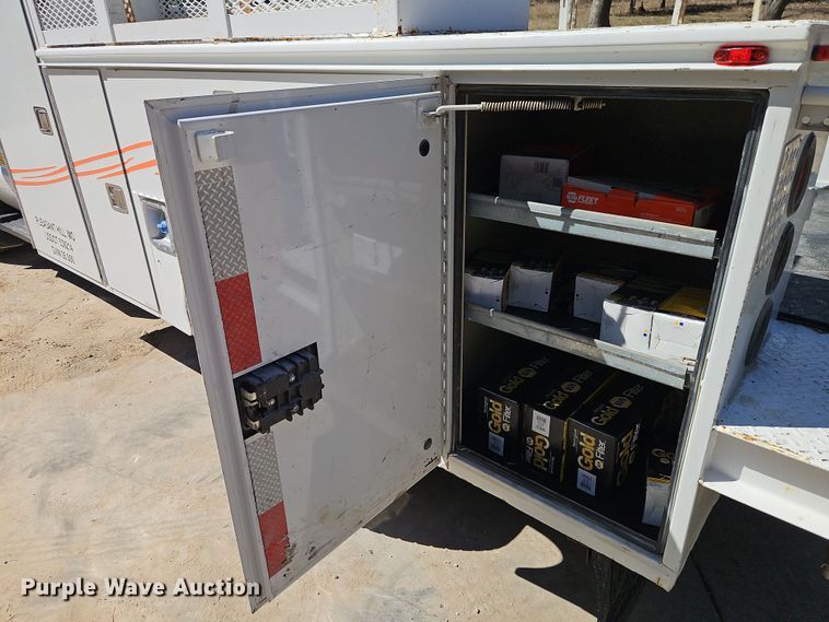 image for item EI8869 2013 Ford F550 XL Super Duty utility / service truck