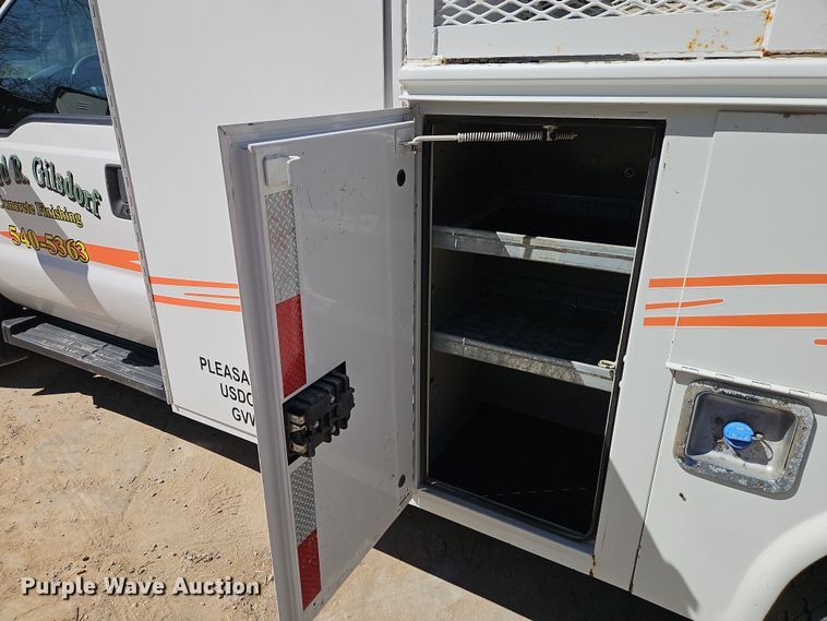 image for item EI8869 2013 Ford F550 XL Super Duty utility / service truck