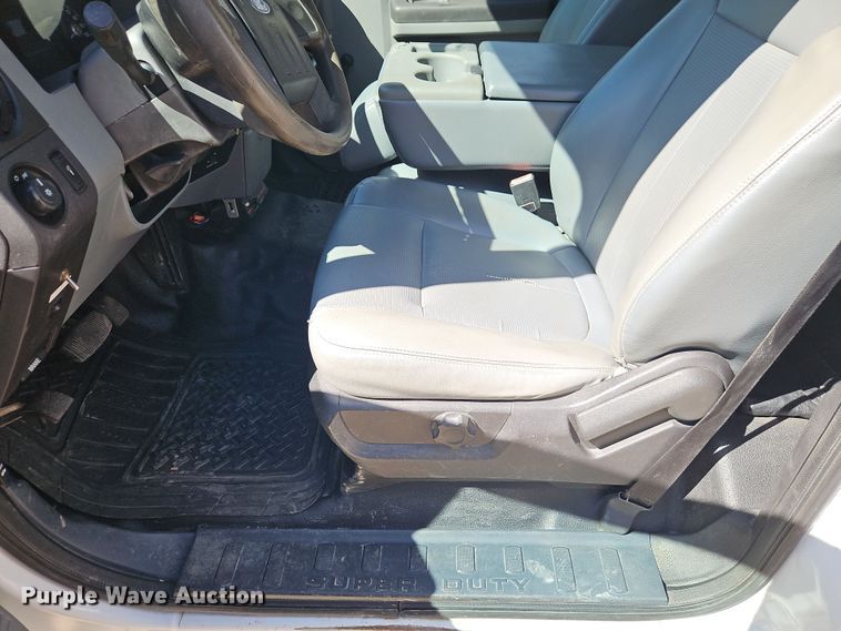 image for item EI8869 2013 Ford F550 XL Super Duty utility / service truck