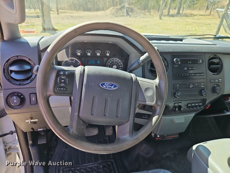 image for item EI8869 2013 Ford F550 XL Super Duty utility / service truck