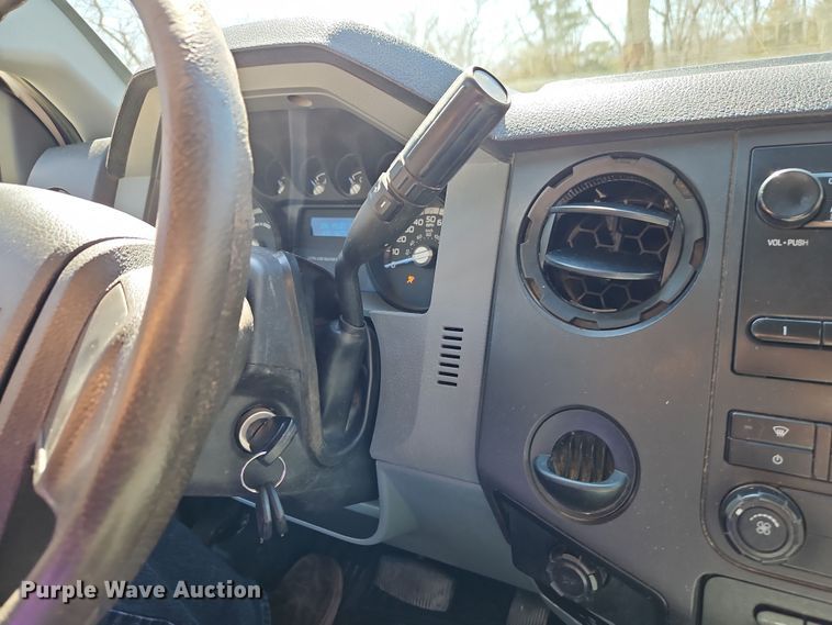 image for item EI8869 2013 Ford F550 XL Super Duty utility / service truck