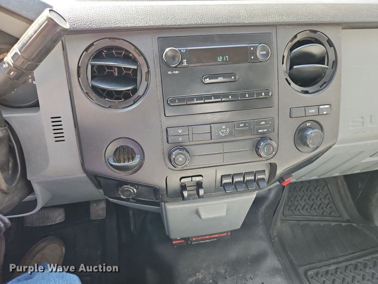 image for item EI8869 2013 Ford F550 XL Super Duty utility / service truck