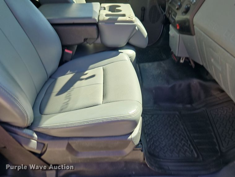 image for item EI8869 2013 Ford F550 XL Super Duty utility / service truck