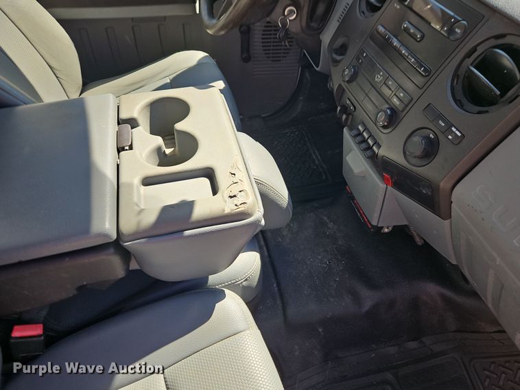 image for item EI8869 2013 Ford F550 XL Super Duty utility / service truck