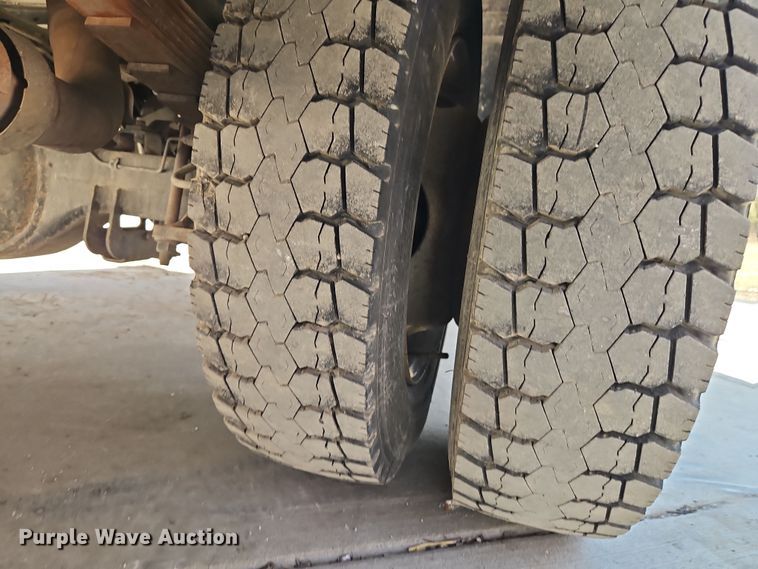 image for item EI8869 2013 Ford F550 XL Super Duty utility / service truck