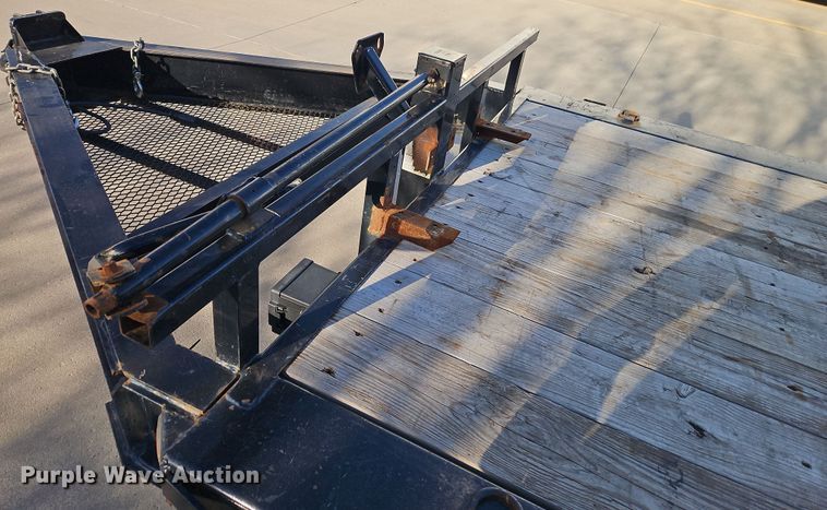 image for item EI8870 2020 Load Trail equipment trailer