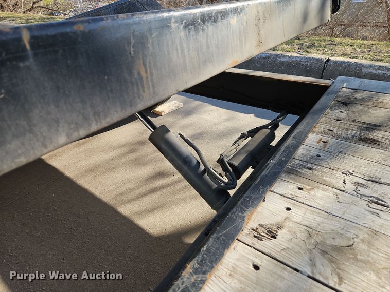 image for item EI8870 2020 Load Trail equipment trailer