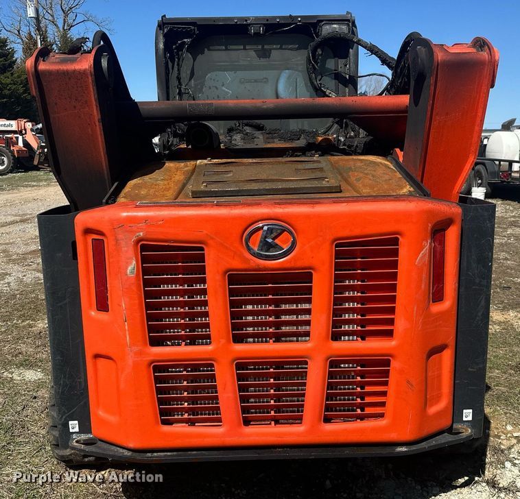 image for item EK0462 Kubota SVL97-2 tracked skid steer loader