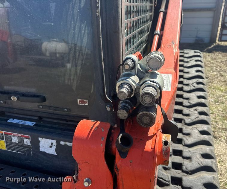 image for item EK0462 Kubota SVL97-2 tracked skid steer loader