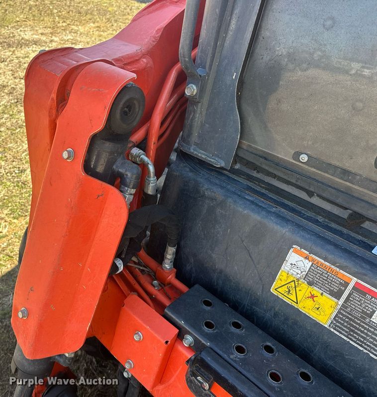 image for item EK0462 Kubota SVL97-2 tracked skid steer loader