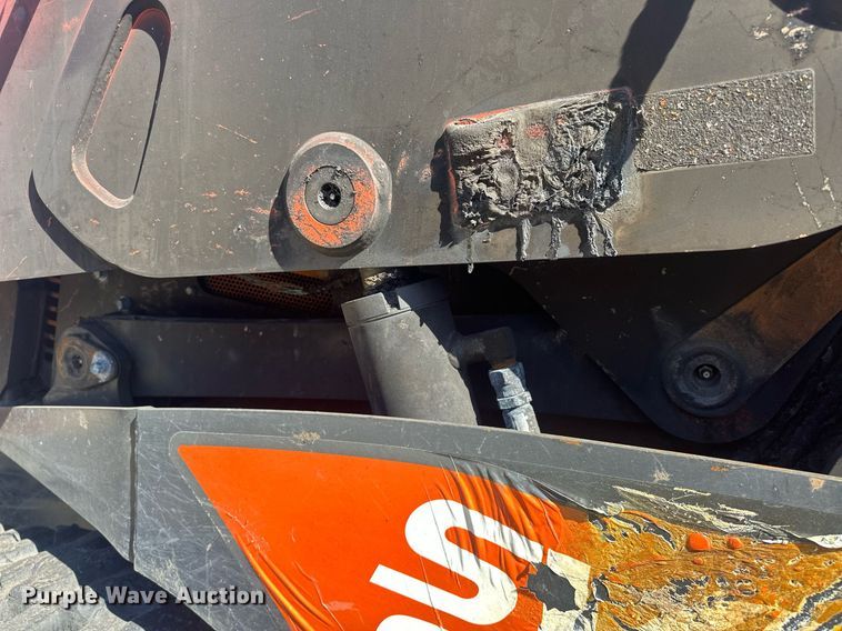 image for item EK0462 Kubota SVL97-2 tracked skid steer loader