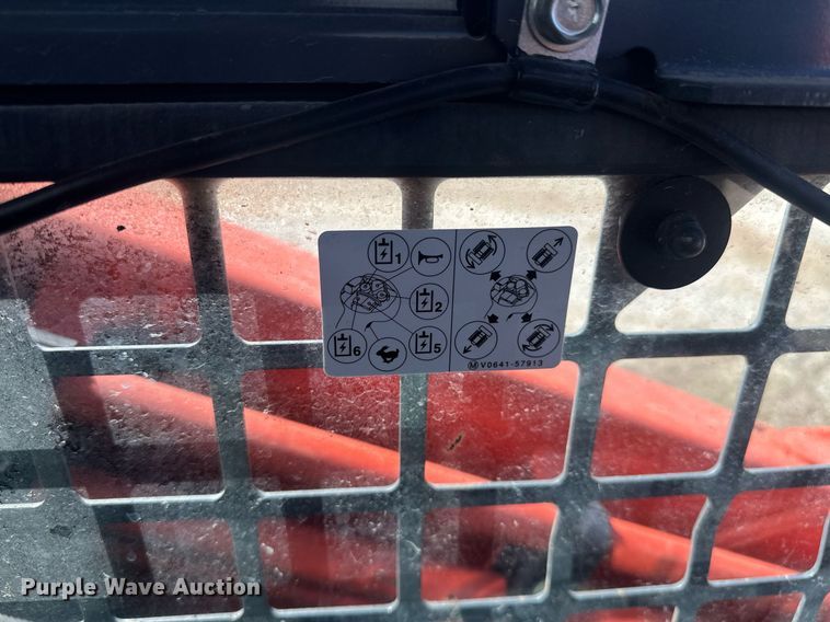 image for item EK0462 Kubota SVL97-2 tracked skid steer loader