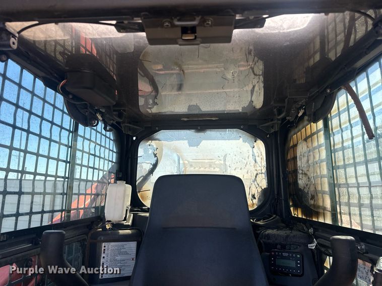 image for item EK0462 Kubota SVL97-2 tracked skid steer loader