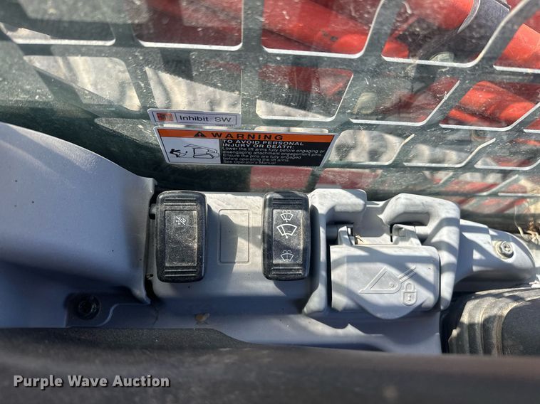 image for item EK0462 Kubota SVL97-2 tracked skid steer loader