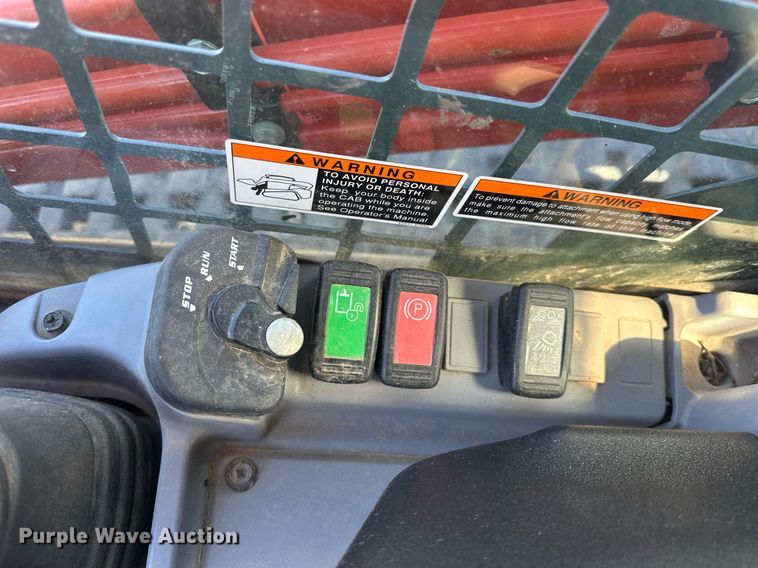 image for item EK0462 Kubota SVL97-2 tracked skid steer loader