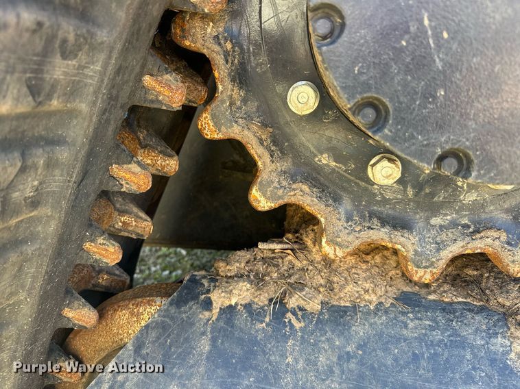 image for item EK0462 Kubota SVL97-2 tracked skid steer loader