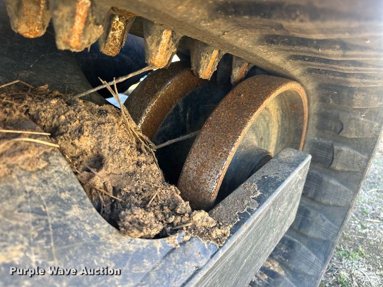 image for item EK0462 Kubota SVL97-2 tracked skid steer loader