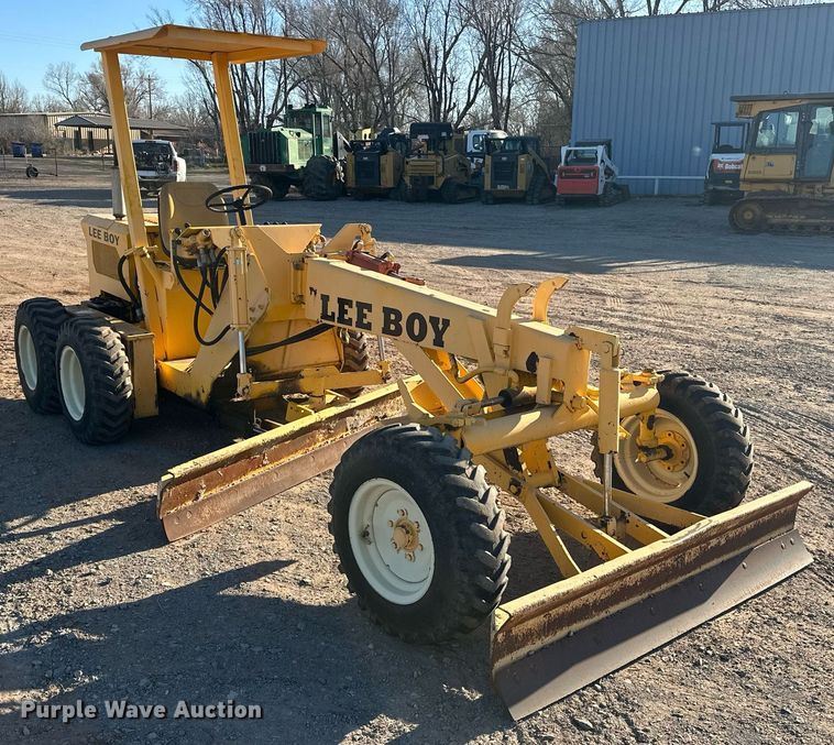 image for item EK0479 LeeBoy motor grader