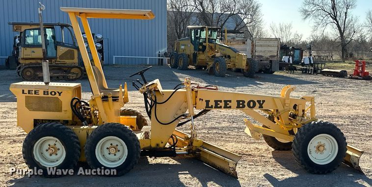 image for item EK0479 LeeBoy motor grader