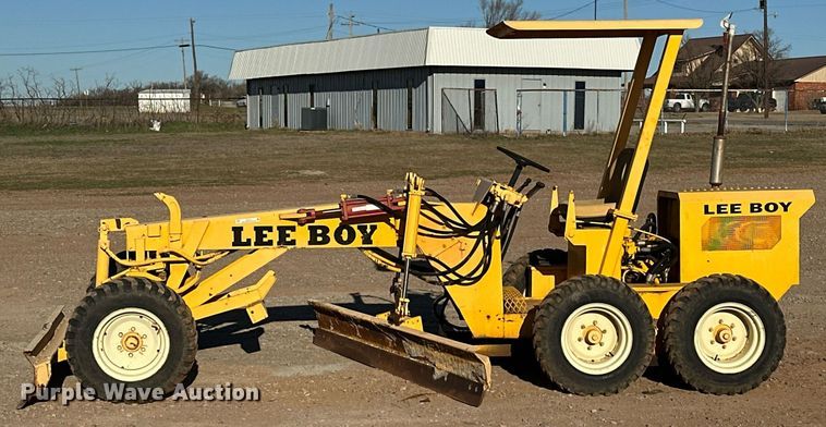 image for item EK0479 LeeBoy motor grader