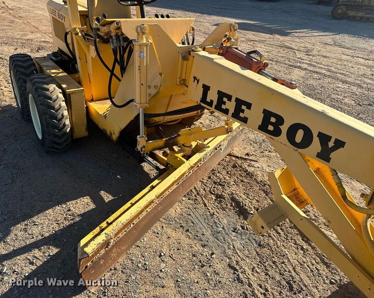 image for item EK0479 LeeBoy motor grader