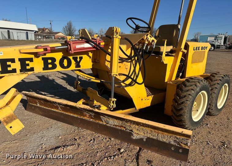 image for item EK0479 LeeBoy motor grader