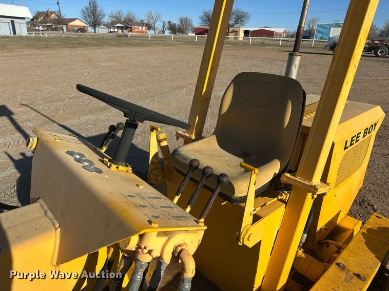 image for item EK0479 LeeBoy motor grader