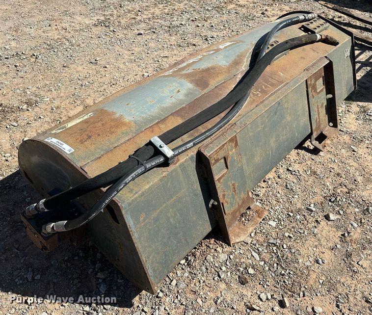 image for item EK0485 2016 Bobcat 76 Tiller skid steer tiller