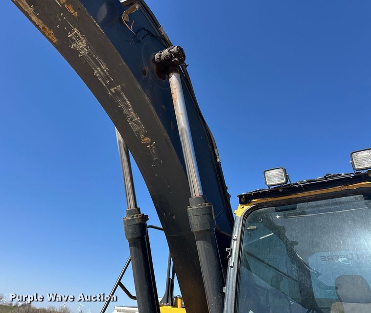 image for item EK0491 2016 John Deere 210G LC excavator