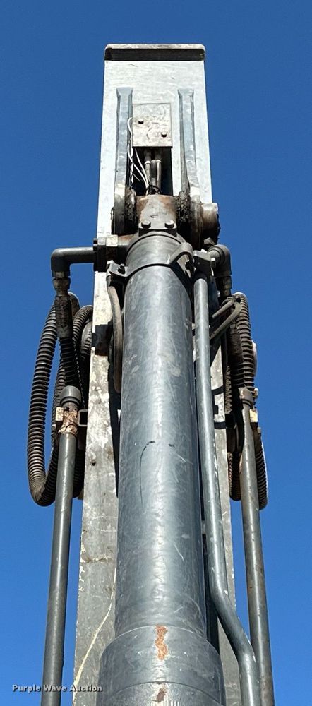 image for item EK0491 2016 John Deere 210G LC excavator